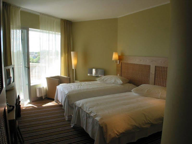 Georg Ots Spa Hotel Kuressaare Exteriör bild